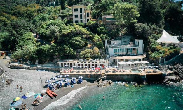 Marina di Bardi Beach Club, la spiaggia esclusiva sulla Portofino Coast