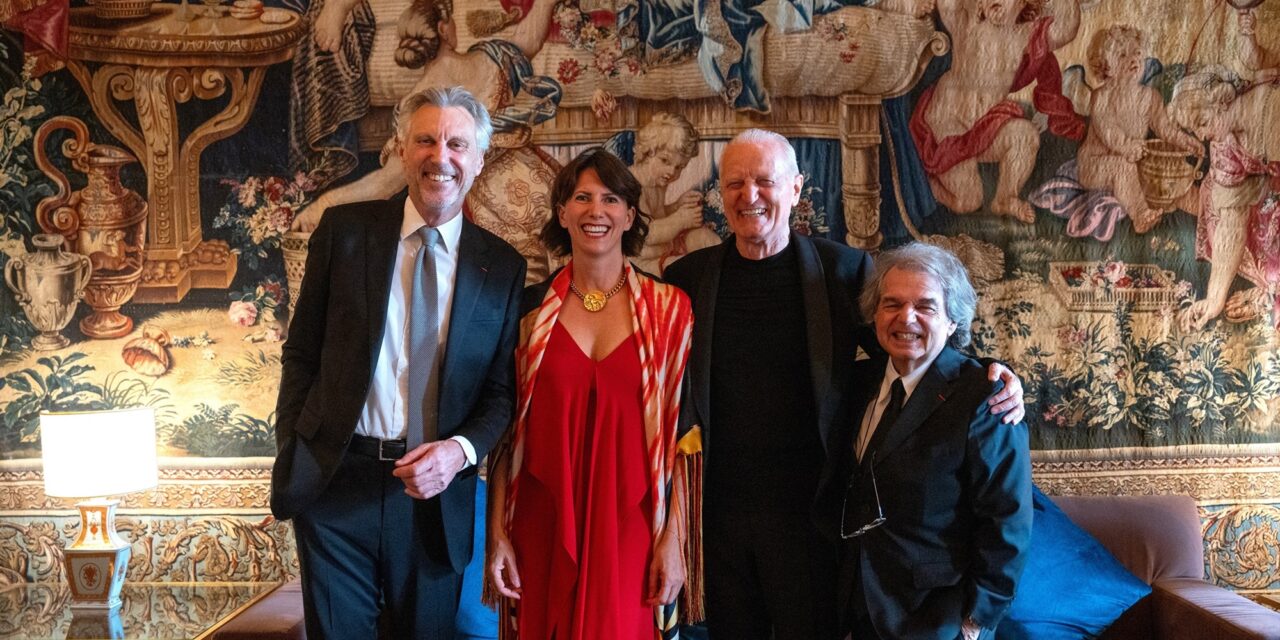 Gala del Farnese d’Or 2024: all’Ambasciata di Francia la giuria presieduta da Santo Versace ha attribuito i riconoscimenti del «Farnese d’Or 2024» ai protagonisti della cultura e dell’economia