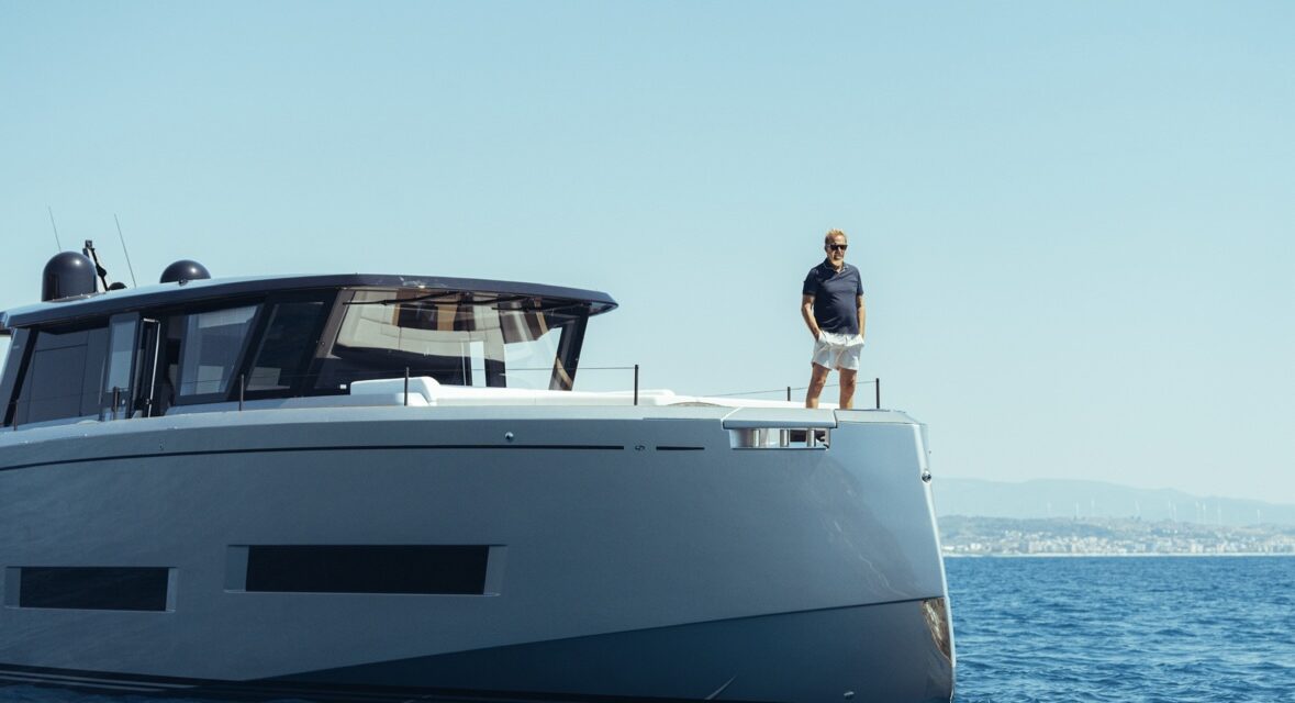 Pardo Yachts ha ospitato Kevin Costner per una crociera in occasione della presentazione del suo novo film Horizon al Magna Grecia Film Festival.