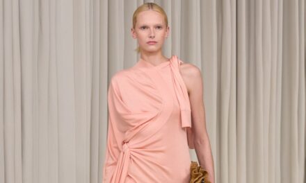 Ferragamo presenta la collezione SS25