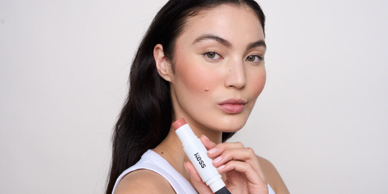 Kess Berlin: Click-in-Brush e Blush Cheeks per un Make-Up on the go