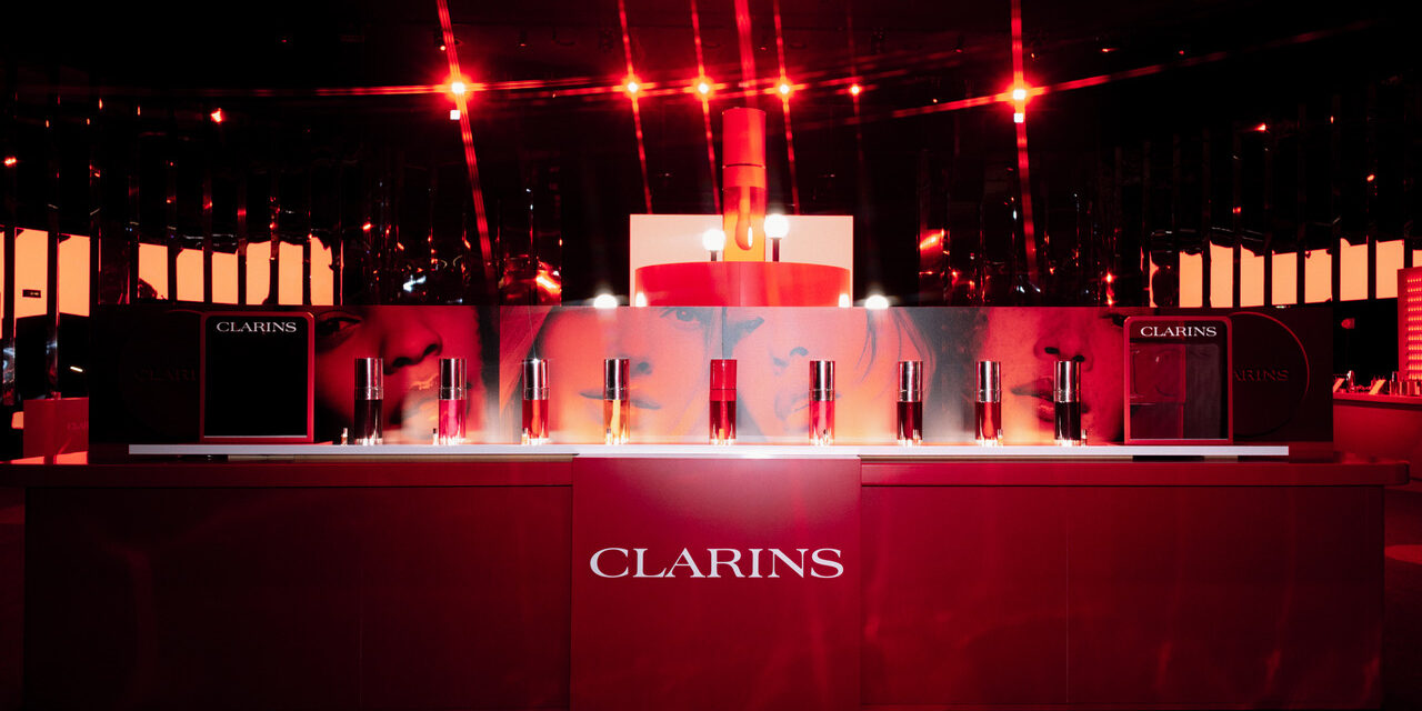 Clarins celebra i 10 anni di Lip Comfort Oil con un party esclusivo